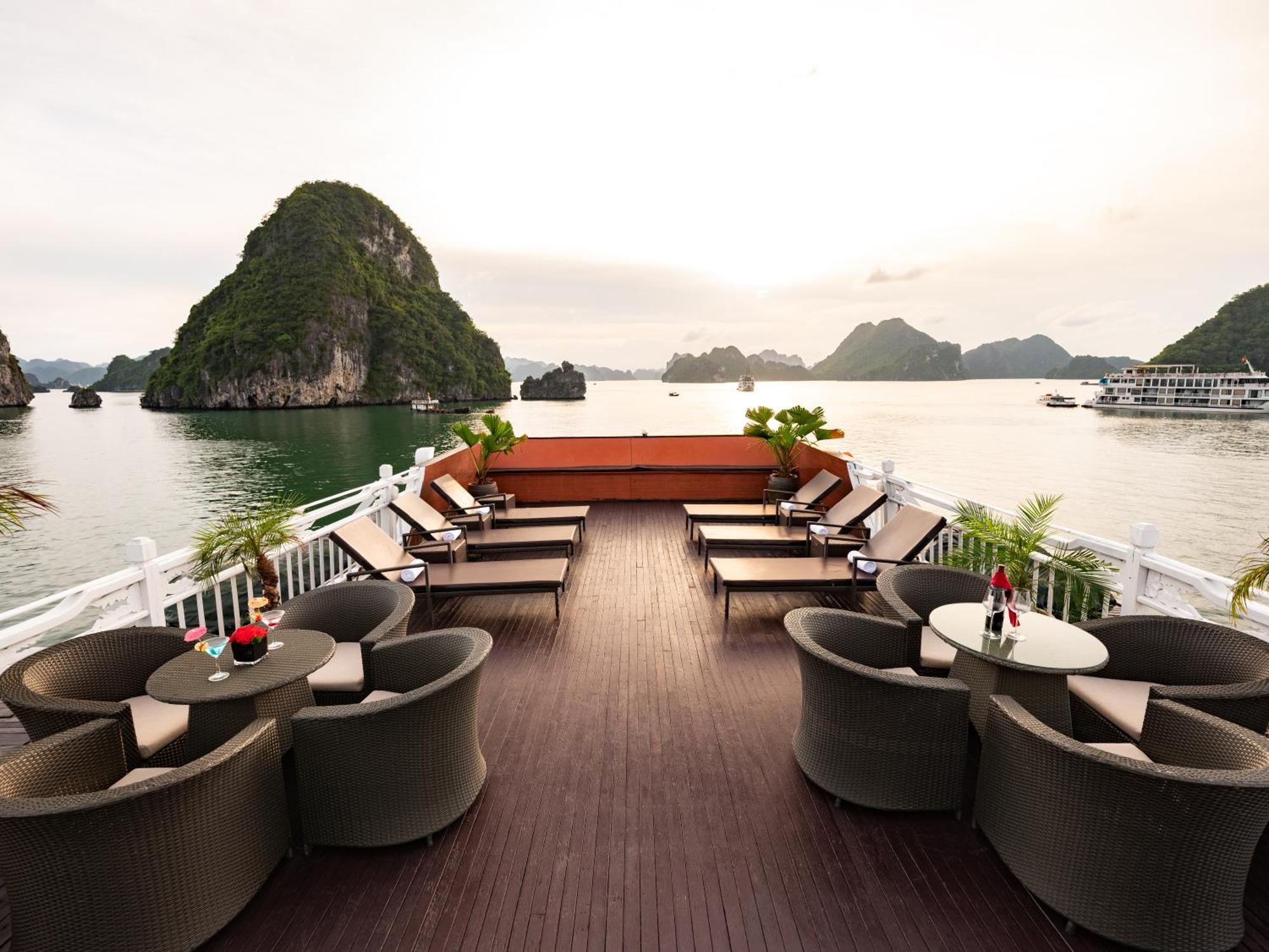 Hera Boutique Cruise Ha Long Bay Exterior foto