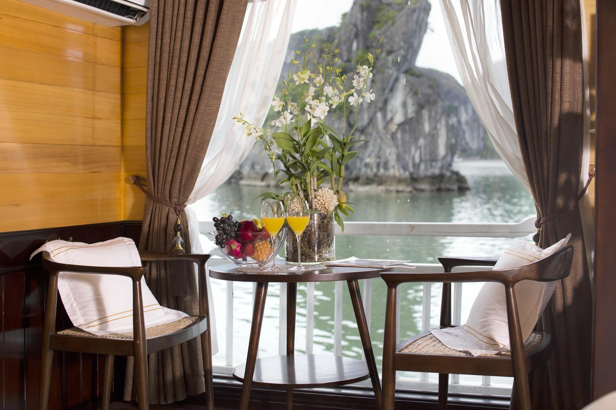 Hera Boutique Cruise Ha Long Bay Exterior foto