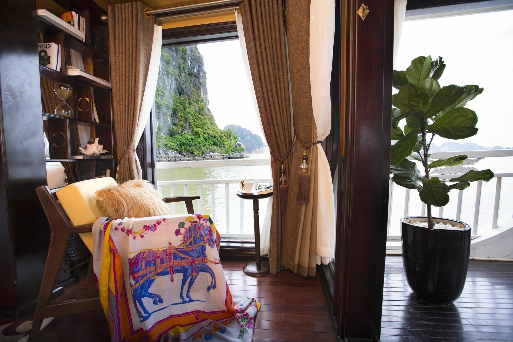 Hera Boutique Cruise Ha Long Bay Exterior foto