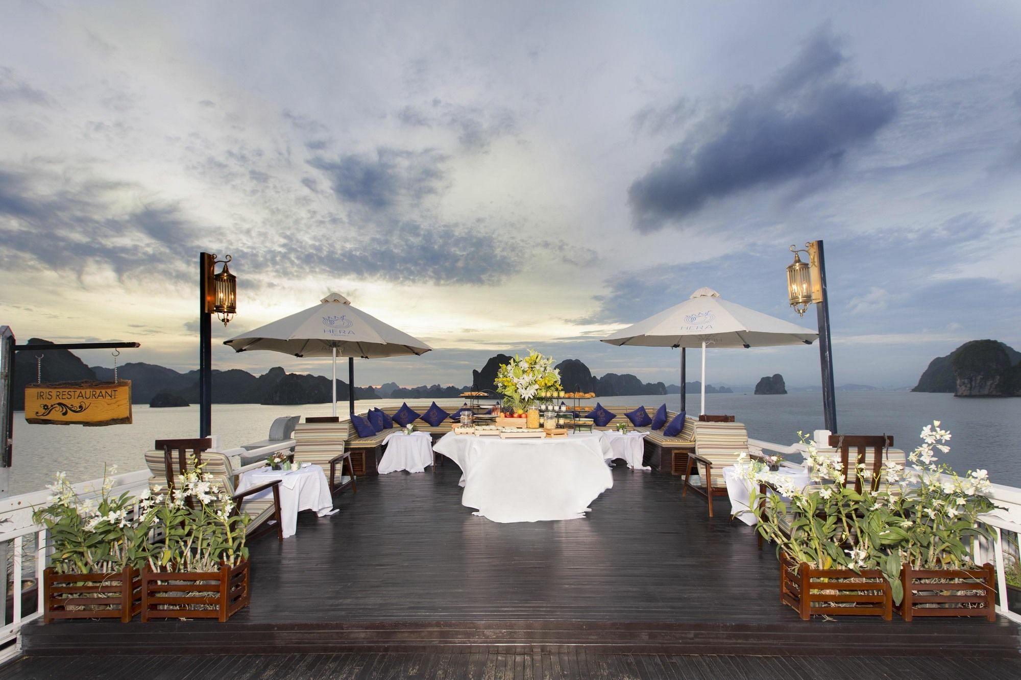 Hera Boutique Cruise Ha Long Bay Exterior foto